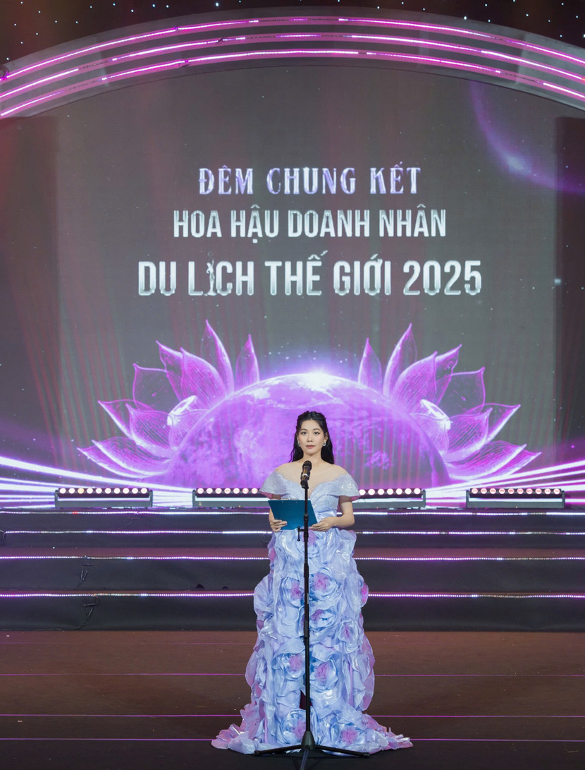 Hoa hậu Lê Thị Thơ phát biểu tại chung kết cuộc thi Hoa hậu Doanh nhân Du lịch Thế giới
