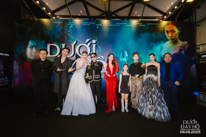 Bộ đôi NSX, đạo diễn và dàn diễn phim trong phim "Dưới đáy hồ" Bộ đôi NSX, đạo diễn và dàn diễn phim trong phim "Dưới đáy hồ"