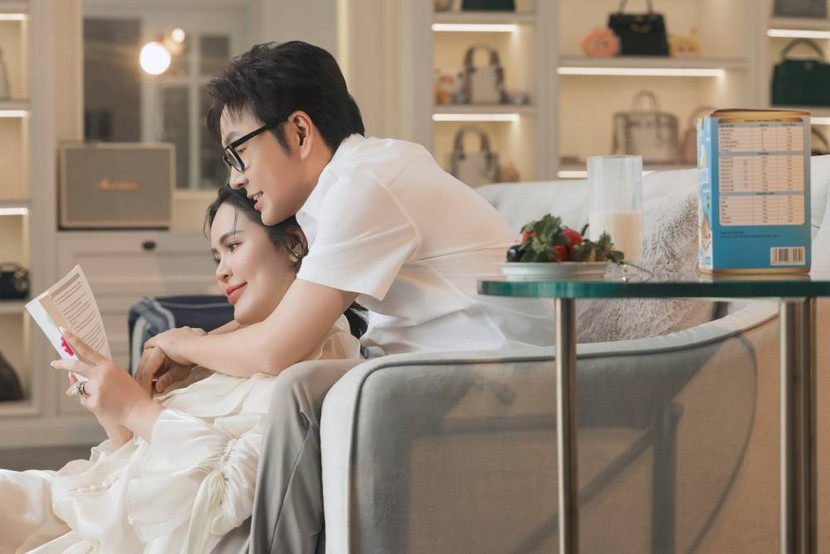 Hình ảnh đời thường hạnh phúc của cặp đôi