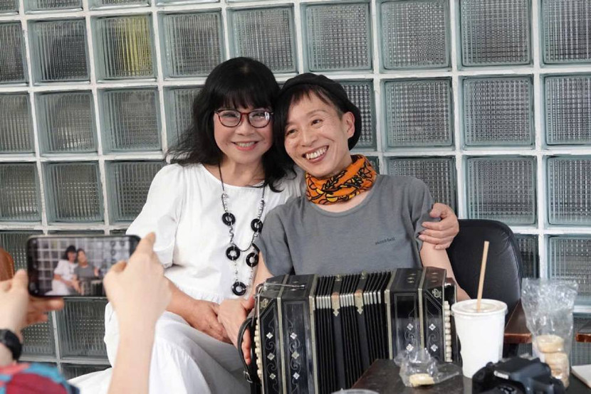 Ca sĩ Ánh Tuyết và nghệ sĩ Kimiyo Ogawa tại buổi gặp gỡ Ca sĩ Ánh Tuyết và nghệ sĩ Kimiyo Ogawa tại buổi gặp gỡ