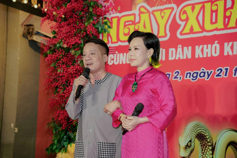 NSƯT Minh Nhí và nghệ sĩ Việt Hương là những người đồng nghiệp thân thiết luôn đồng hành cùng nhau trong nghệ thuật cũng như trong cuộc sống NSƯT Minh Nhí và nghệ sĩ Việt Hương là những người đồng nghiệp thân thiết luôn đồng hành cùng nhau trong nghệ thuật cũng như trong cuộc sống