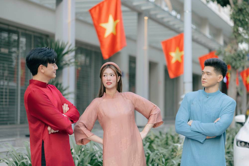 Ba diễn viên chính của "Nụ hôn bạc tỷ" trong những ngày đầu năm mới