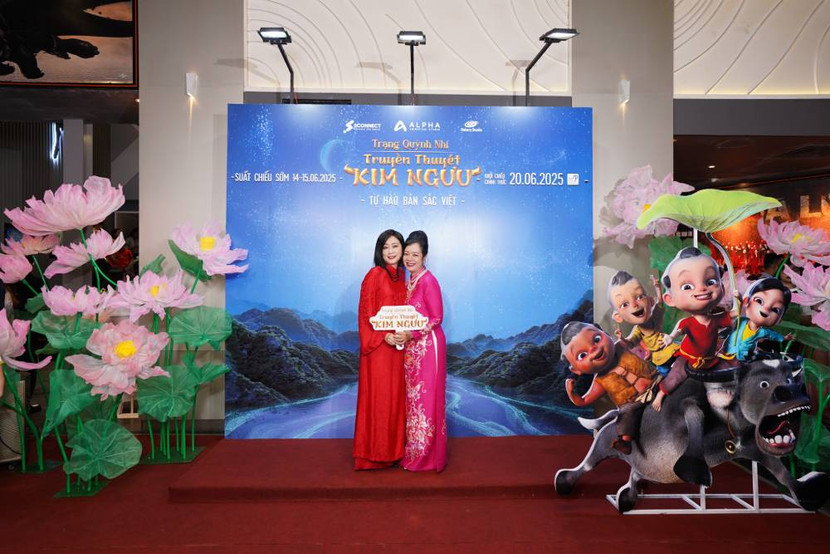 NSUT Tuyết Thu và Chiều Xuân trên thảm đỏ ra mắt “Trạng Quỳnh nhí: Truyền thuyết Kim Ngưu” NSUT Tuyết Thu và Chiều Xuân trên thảm đỏ ra mắt “Trạng Quỳnh nhí: Truyền thuyết Kim Ngưu”