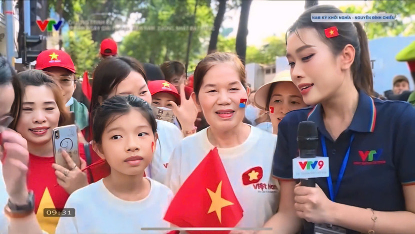 Hoa hậu Ban Mai tự hào vì đã đóng góp một phần bé nhỏ trong ngày hội lớn của đất nước