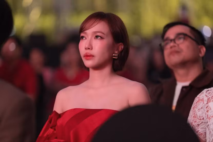 Diệu Nhi rưng rưng nước mắt khi tham dự sự kiện