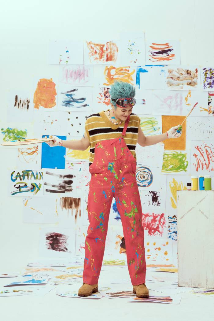 Hình ảnh Captain Boy trong MV mới ra mắt