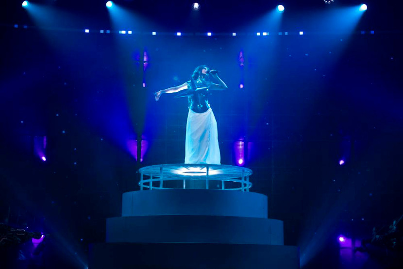 Sân khấu, âm thanh ánh sáng được đầu tư kỹ lưỡng