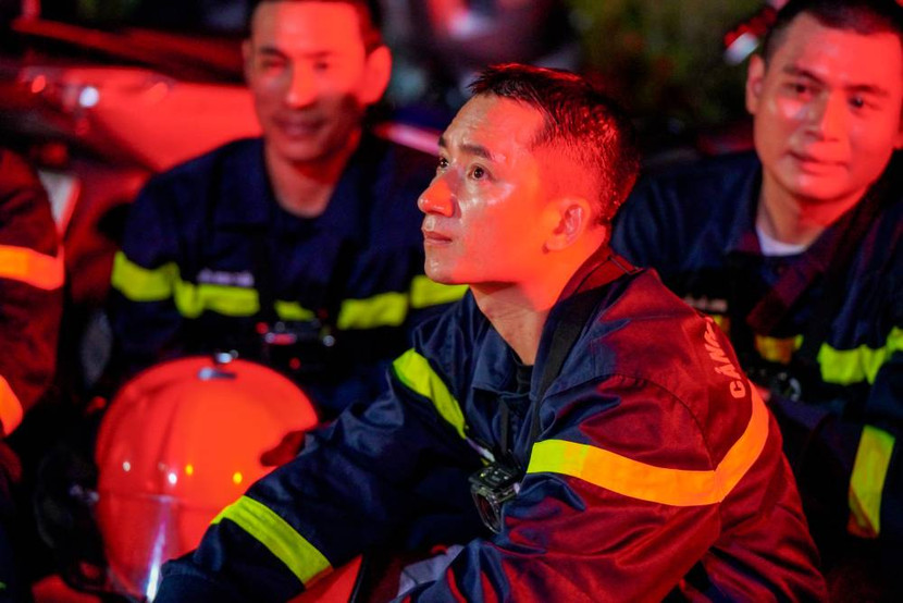 Phan Mạnh Quỳnh bất ngờ khi thấy sự xuất hiện của vợ mình trong dàn khách mời Phan Mạnh Quỳnh bất ngờ khi thấy sự xuất hiện của vợ mình trong dàn khách mời