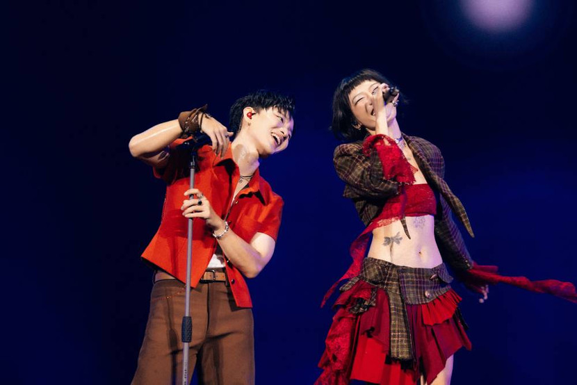 Hoàng Dũng và khách mời đầu tiên của chương trình Nân Hoàng Dũng và khách mời đầu tiên của chương trình Nân