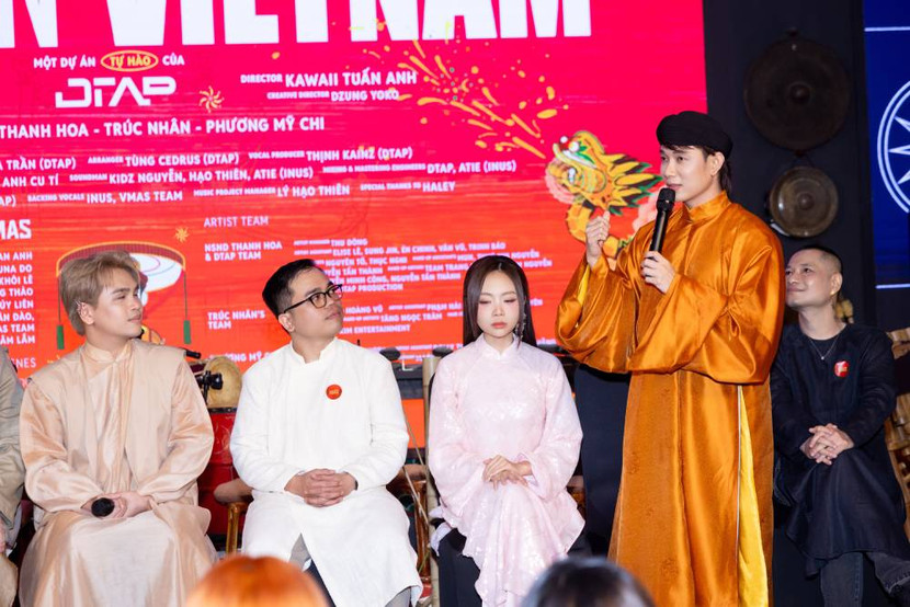 Ca sĩ Trúc Nhân chia sẻ tại buổi họp báo