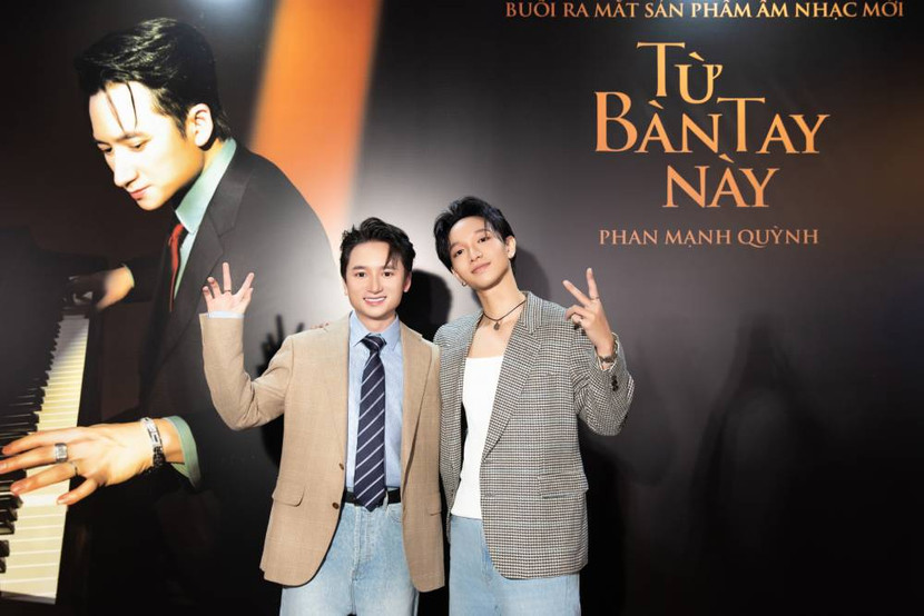 Ca sĩ Hoàng Dũng đến chúc mừng Phan Mạnh Quỳnh ra mắt MV mới Ca sĩ Hoàng Dũng đến chúc mừng Phan Mạnh Quỳnh ra mắt MV mới