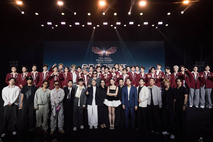 Ekip và 30 tân binh chính thức ra mắt tại sự kiện Ekip và 30 tân binh chính thức ra mắt tại sự kiện