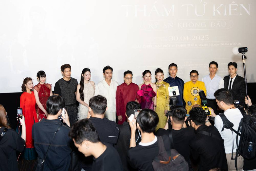 Đoàn phim "Thám tử Kiên: Kỳ án không đầu" trước truyền thông Đoàn phim "Thám tử Kiên: Kỳ án không đầu" trước truyền thông