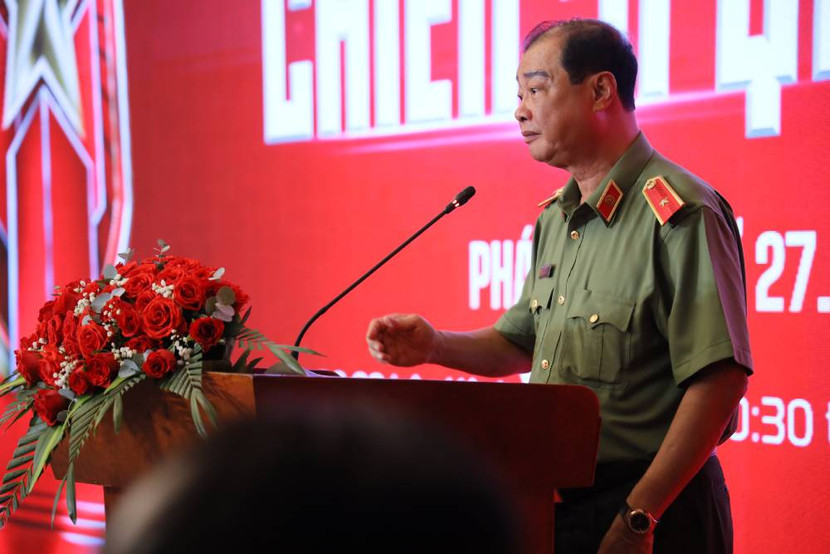 Thiếu tướng Lê Hồng Hiệp, Phó Cục trưởng Cục Công tác chính trị, Bộ Công an phát biểu tại họp báo