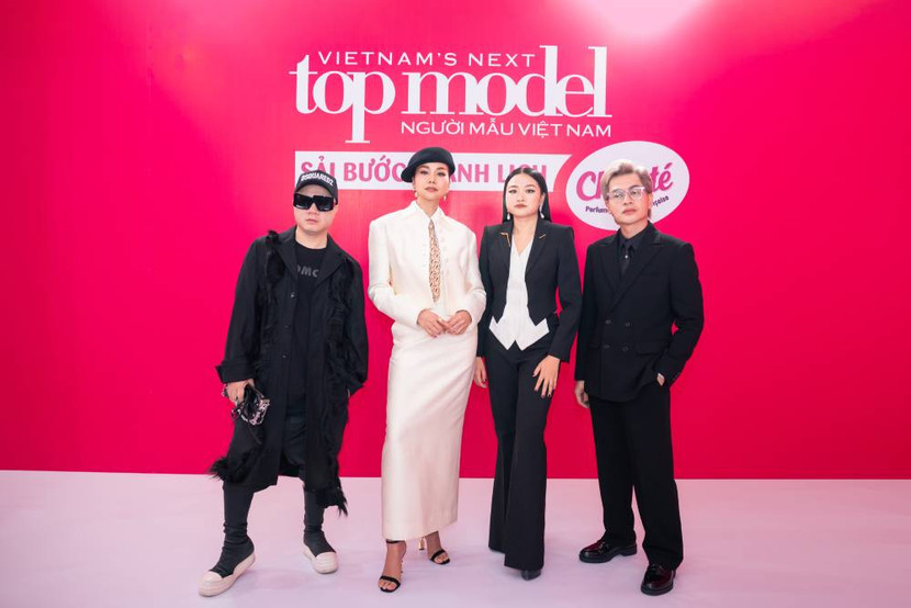 Bộ tứ giám khảo quyền lực xuất hiện đầy ấn tượng Bộ tứ giám khảo quyền lực xuất hiện đầy ấn tượng