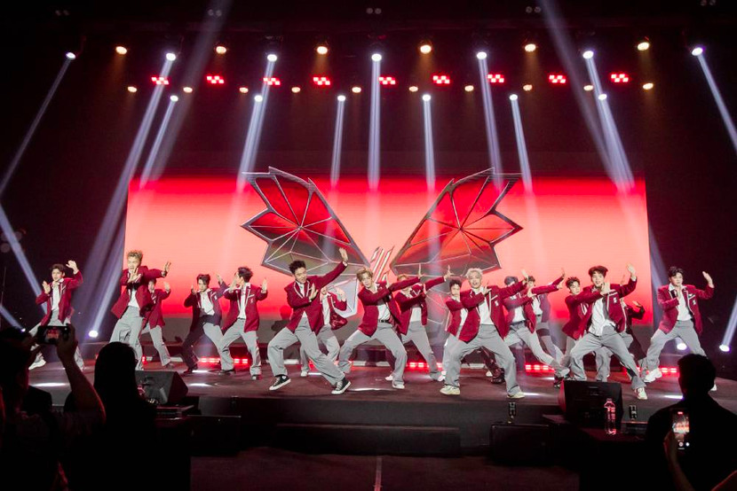 Phần trình diễn sôi động ấn tượng từ các tân binh mới Phần trình diễn sôi động ấn tượng từ các tân binh mới