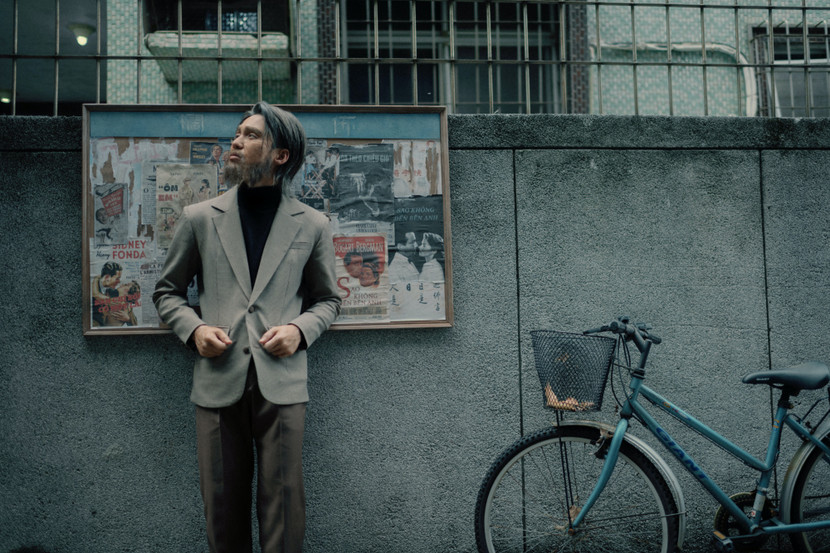 Mono không ngại khi hoá thân vào nhân vật già nua