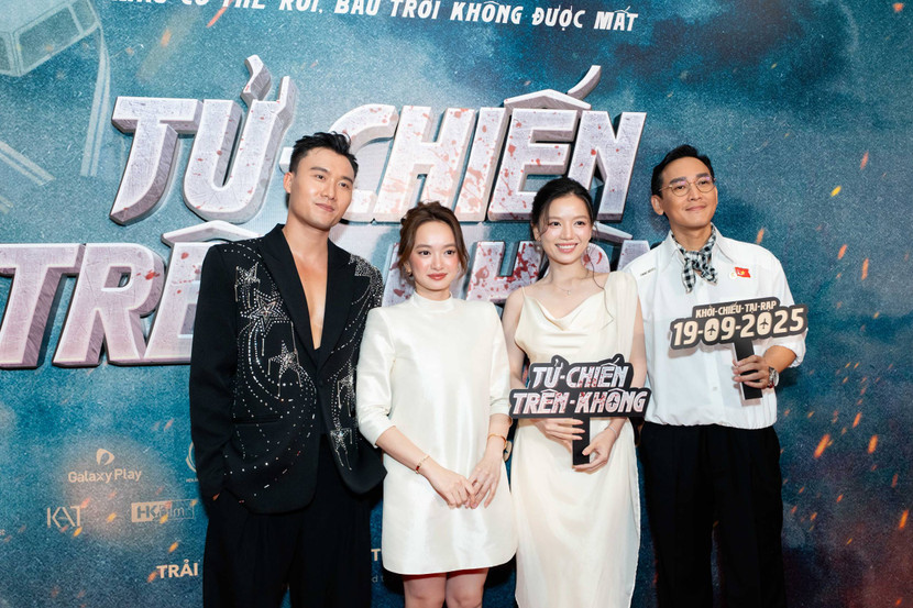 Hứa Vĩ Văn, Hạ Anh sánh đôi đến chúc mừng đoàn phim Hứa Vĩ Văn, Hạ Anh sánh đôi đến chúc mừng đoàn phim