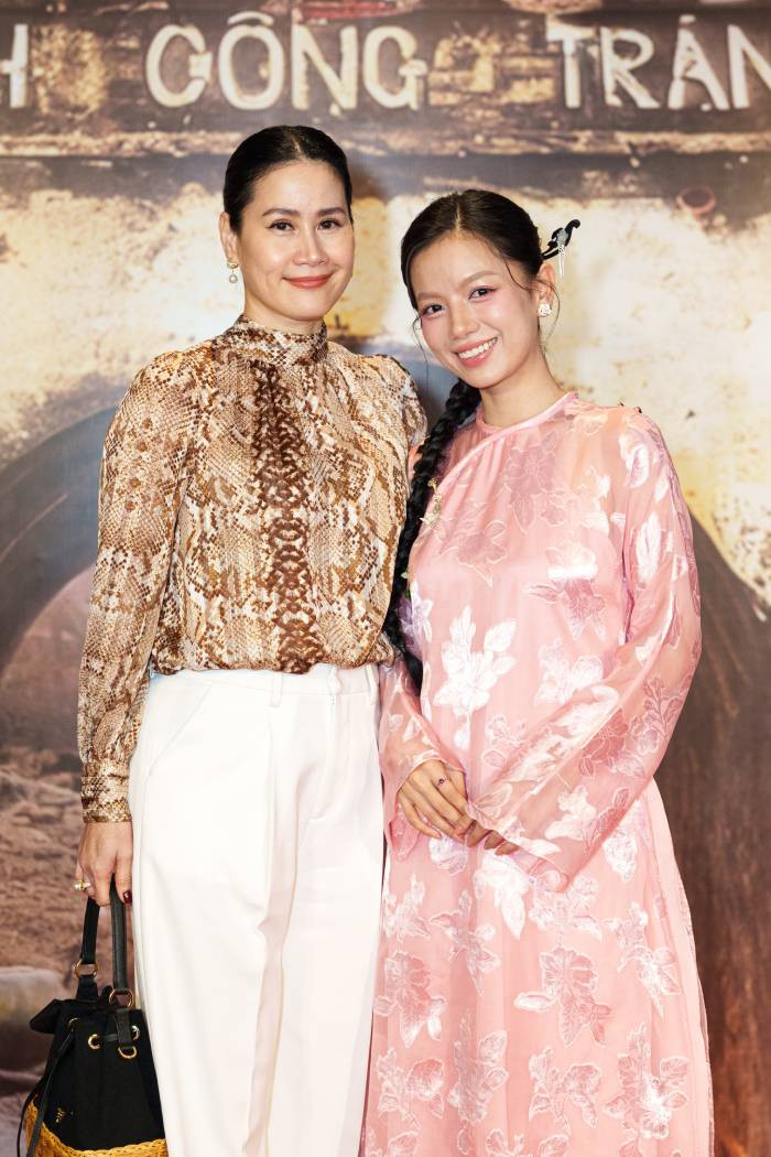 Diễn viên Thân Thuý Hà và Hạ Anh cùng tham gia diễn xuất trong &quot;Mưa đỏ&quot;