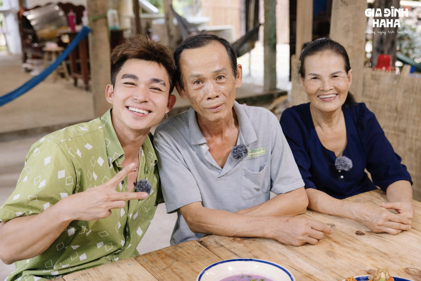 Vợ chồng cô chú Chín Cường ở chặng miền Tây (Bến Tre)