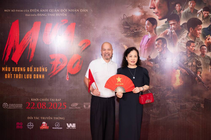 Bà Ngô Phương Lan và NTK Đức Hùng tại sự kiện Bà Ngô Phương Lan và NTK Đức Hùng tại sự kiện