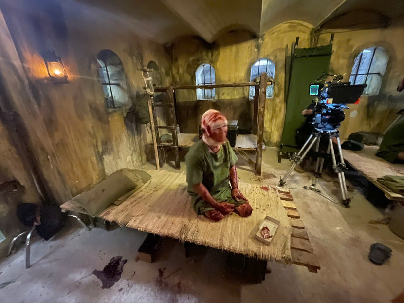 Những diễn viên đặc biệt trên trường quay "Mưa đỏ"