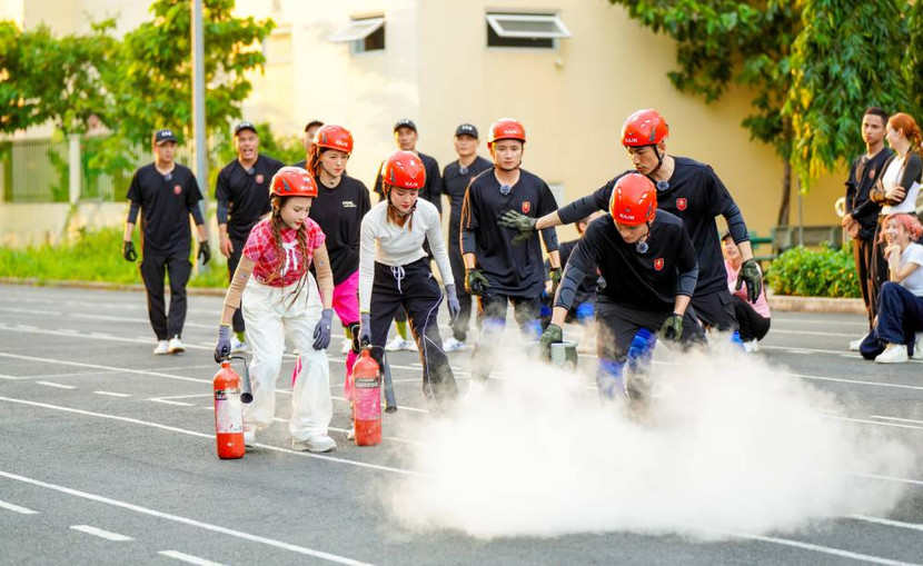 Các khách mời cũng thực tập với những tình huống Các khách mời cũng thực tập với những tình huống