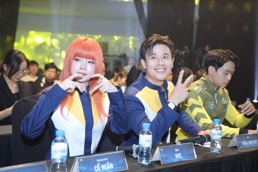 Bộ đôi host của chương trình DJ Mie và Trần Anh Huy