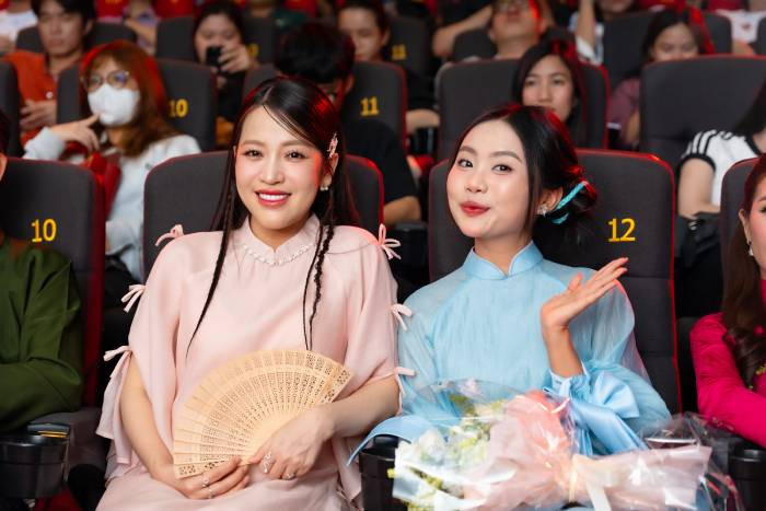 Phương Mỹ Chi và Puka tại sự kiện
