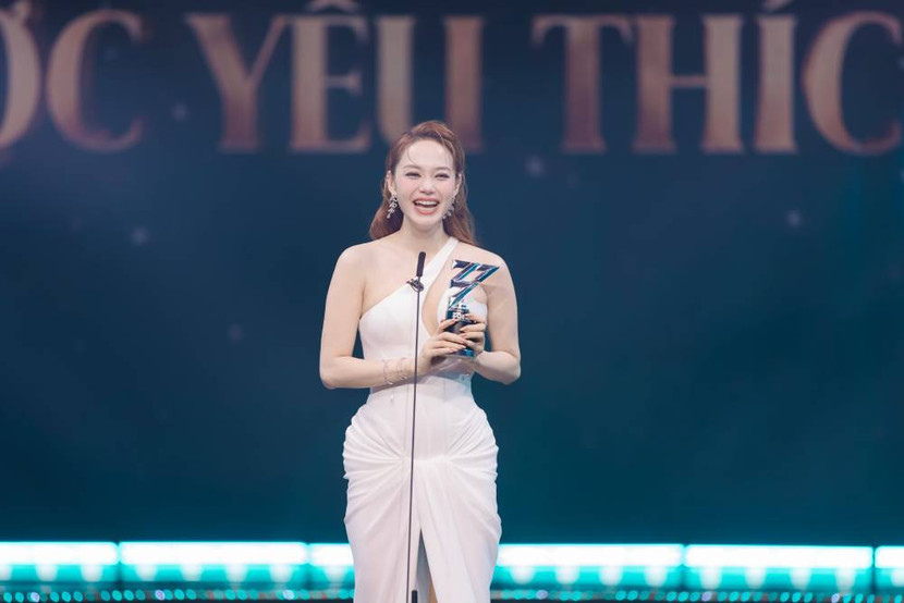 Chị đẹp Minh Hằng chiến thắng giải thưởng Chị đẹp được yêu thích nhất