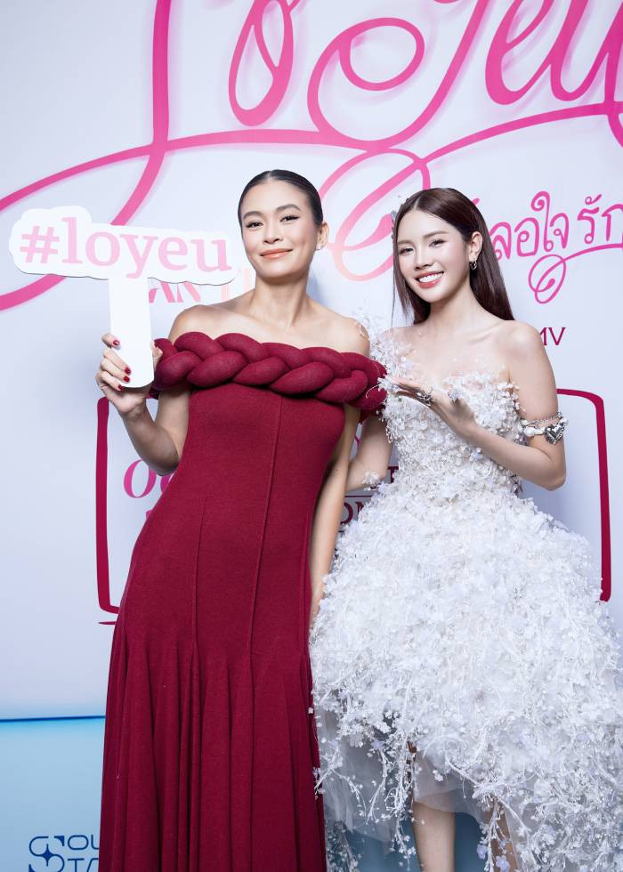 "Bà mẹ một con" Mâu Thuỷ rạng rỡ chúc mừng Đan Tiên "Bà mẹ một con" Mâu Thuỷ rạng rỡ chúc mừng Đan Tiên