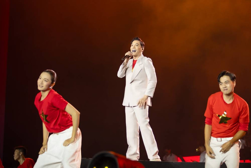 Ca nhạc sĩ, doanh nhân Minh Beta - tác giả của ca khúc "Việt Nam ơi"