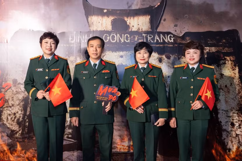 Lãnh đạo của Điện ảnh Quân đội Nhân dân