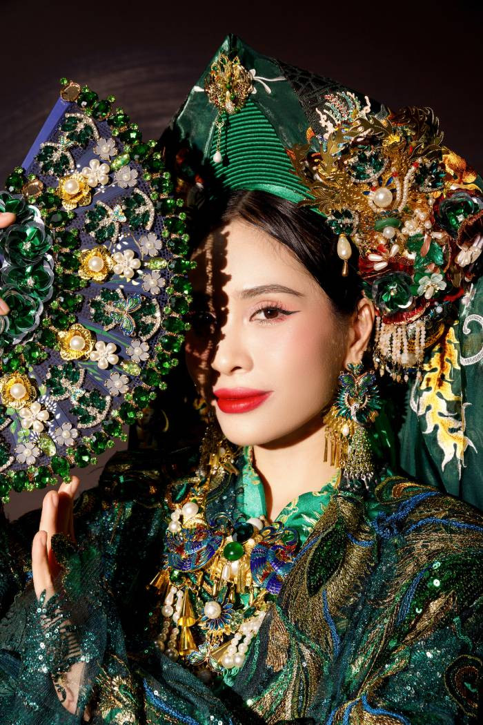 Kiều Anh trở về đúng sở trường với phần trình diễn solo "Cô Đôi thượng ngàn" Kiều Anh trở về đúng sở trường với phần trình diễn solo "Cô Đôi thượng ngàn"