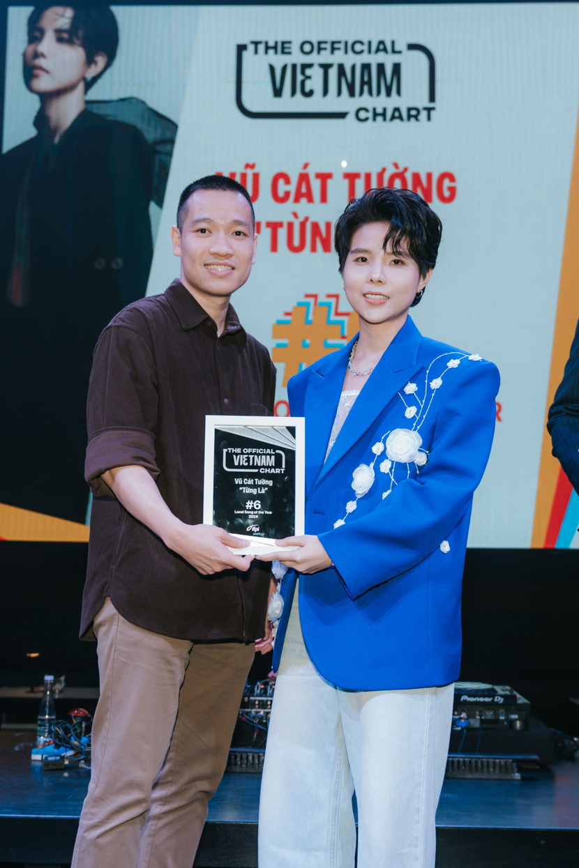 Ca - nhạc sĩ Vũ Cát Tường nhận giải Top 10 Bài hát Việt Nam của năm 2024 với ca khúc "Từng là"