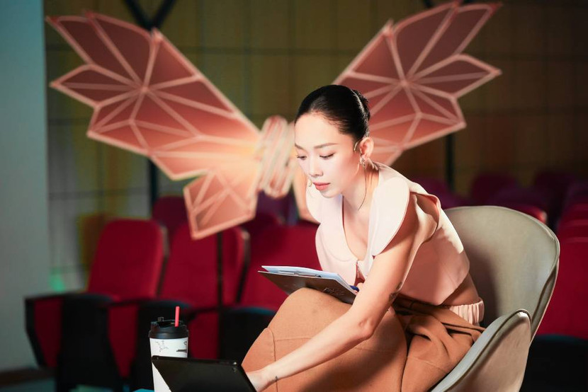 Nhà sản xuất toàn năng Tóc Tiên