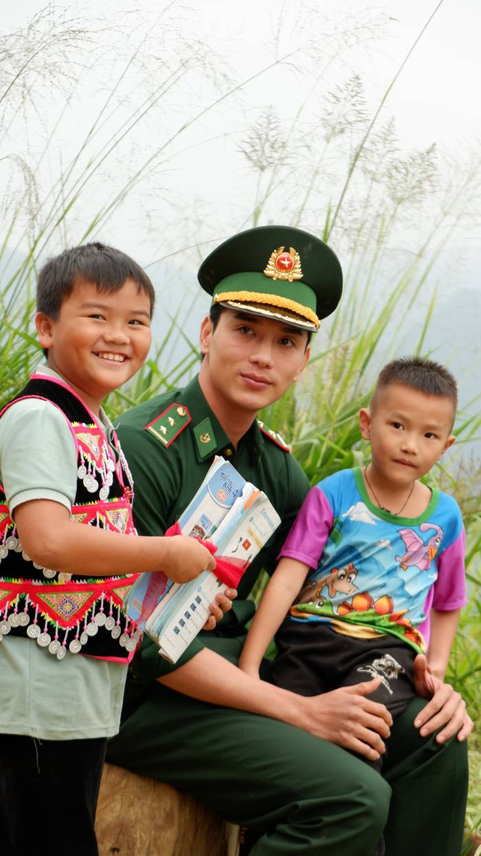 Thuận Nguyễn nhập vai người lính biên phòng trong "Hẹn ước ngày xuân"