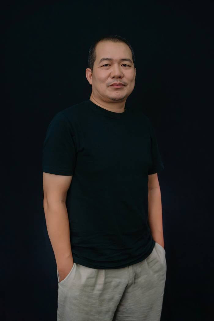 Đạo diễn Lương Đình Dũng trở lại với một bộ phim kinh dị "Đồi hành xác: Tà thuyết đen trở lại" Đạo diễn Lương Đình Dũng trở lại với một bộ phim kinh dị "Đồi hành xác: Tà thuyết đen trở lại"