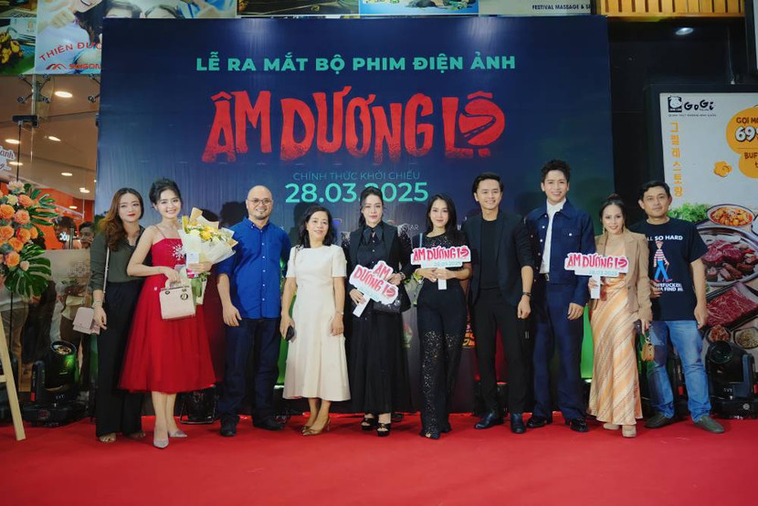 Ekip phim "Âm dượng lộ" nhận lỗi và cam kết khắc phục hậu quả về sự sai sót của mình Ekip phim "Âm dượng lộ" nhận lỗi và cam kết khắc phục hậu quả về sự sai sót của mình