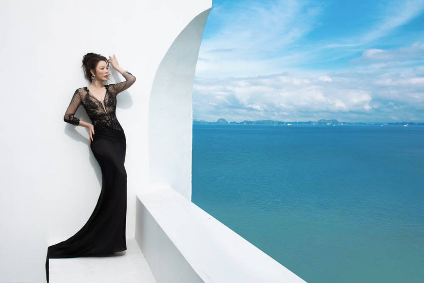 Những thiết kế vừa vặn, ôm trọn và tôn vinh vóc dáng yêu kiều của nữ diễn viên