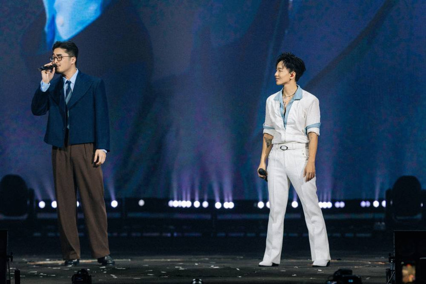 Hoàng Dũng và Vũ đổi hit cho nhau trong chương trình Hoàng Dũng và Vũ đổi hit cho nhau trong chương trình