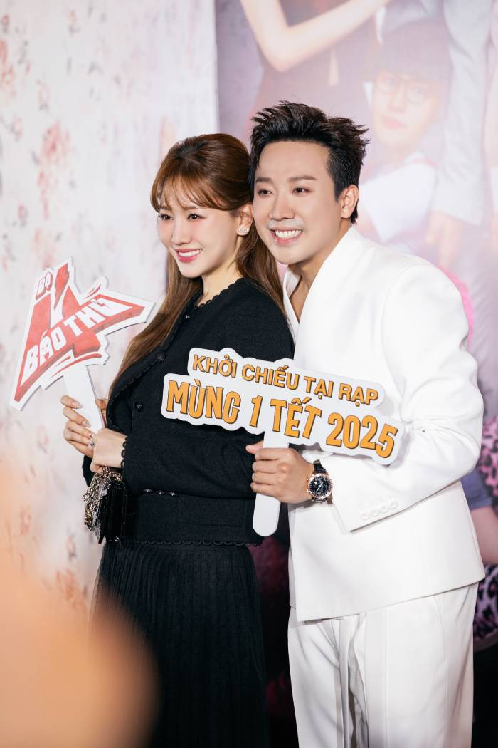 Hari Won đến chúc mừng "ông xã", cặp đôi thoải mái ôm nhau tình cảm trên thảm đỏ