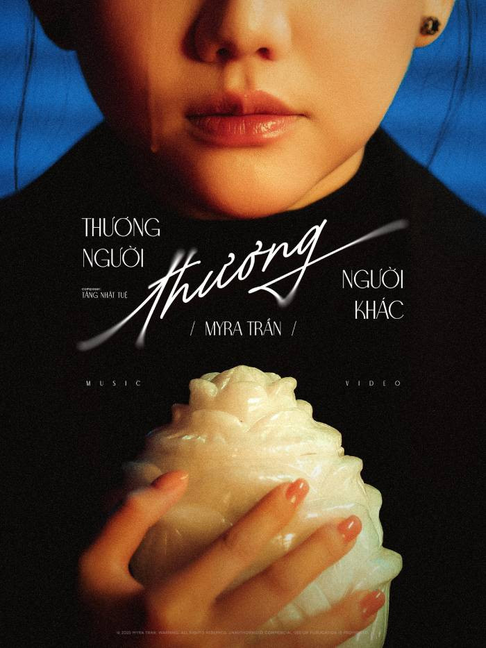 Poster với gam màu tối lạnh tạo cảm giác mất mát, đau thương