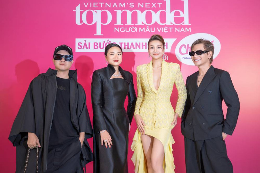 Thanh Hằng cùng những giám khảo của chương trình Vietnam’s Next Top Model Thanh Hằng cùng những giám khảo của chương trình Vietnam’s Next Top Model