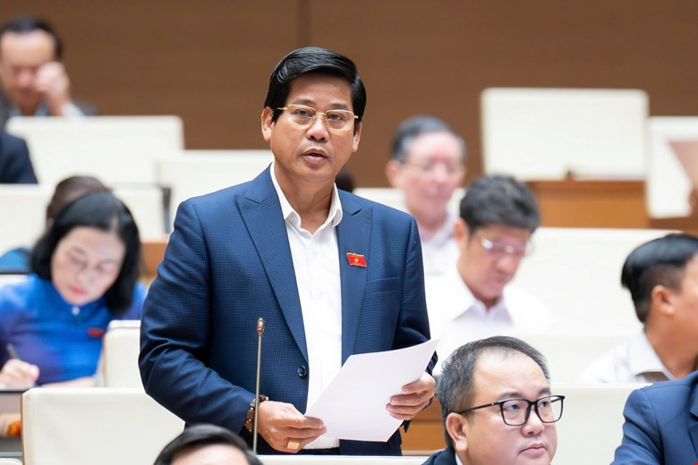 Đại biểu Dương Văn Phước (đoàn TP. Đà Nẵng) phát biểu