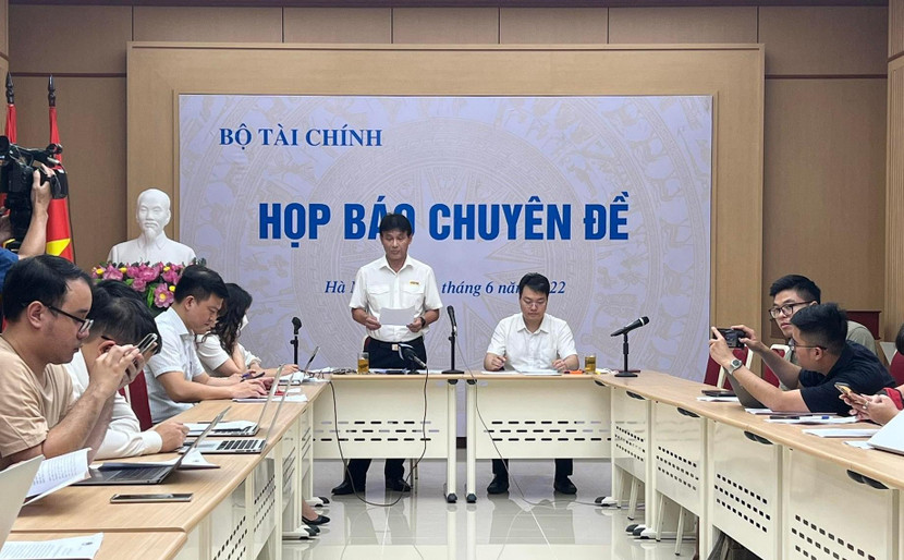 Đại diện Tổng cục Thuế tại họp báo