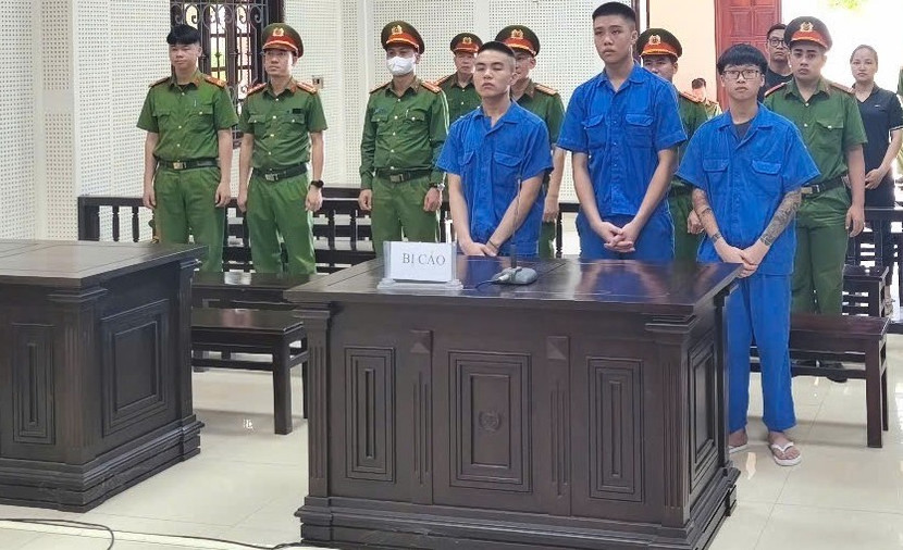 Các bị cáo tại phiên toà Các bị cáo tại phiên toà