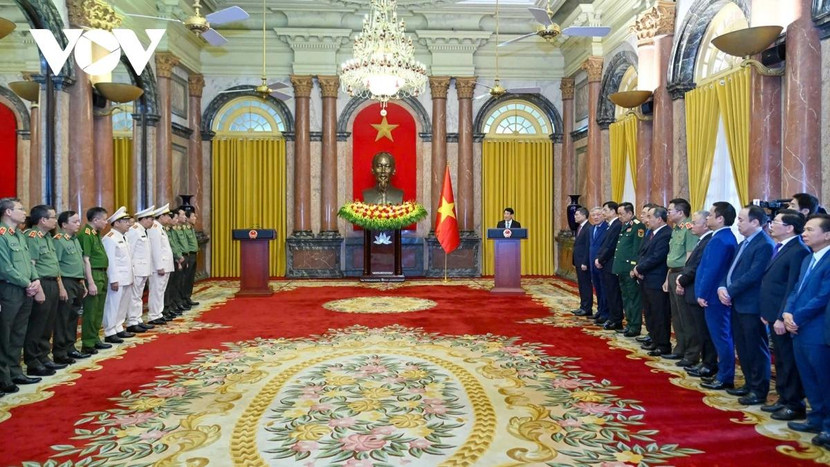 Chủ tịch nước trao quyết định thăng hàm Thượng tướng cho lãnh đạo Bộ Công an ảnh 1 Chủ tịch nước trao quyết định thăng hàm Thượng tướng cho lãnh đạo Bộ Công an ảnh 1