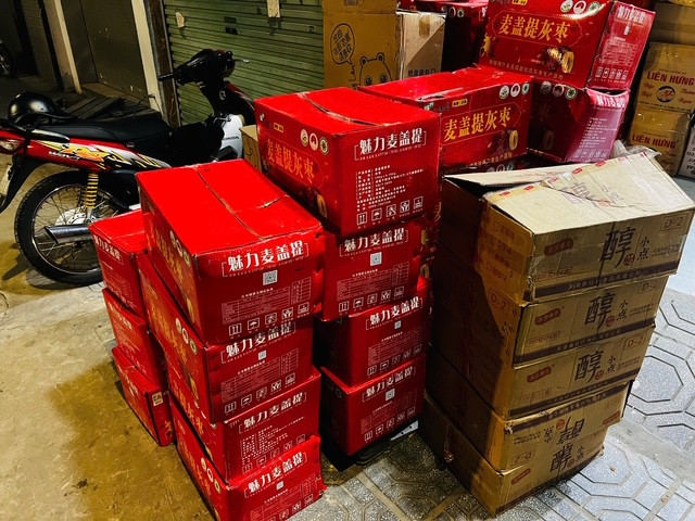 Số hàng nghi vấn nhập lậu trị giá hàng chục triệu đồng