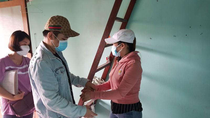 Đối tượng Huỳnh Thị Kim Chi bị bắt tại nhà trọ ở Bình Dương Đối tượng Huỳnh Thị Kim Chi bị bắt tại nhà trọ ở Bình Dương